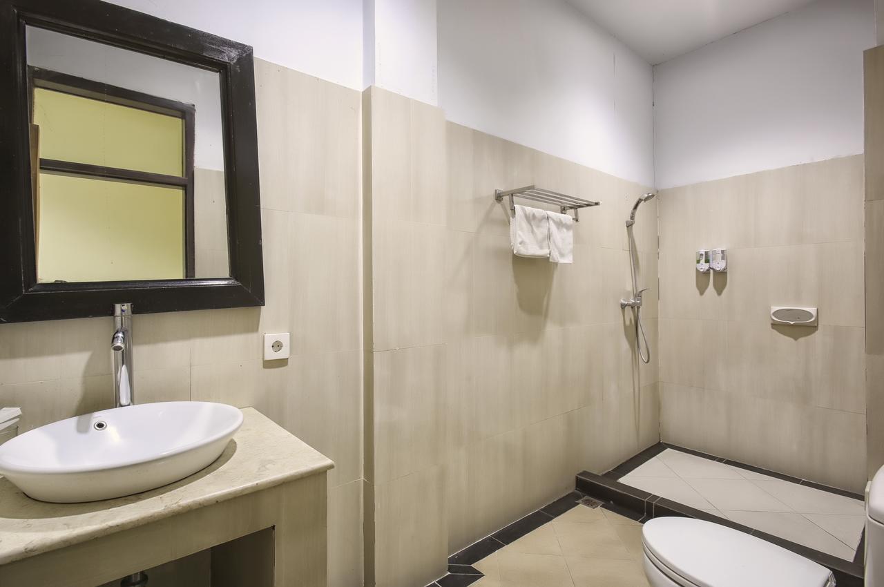 Prima Inn Kuta Lombok Exterior foto