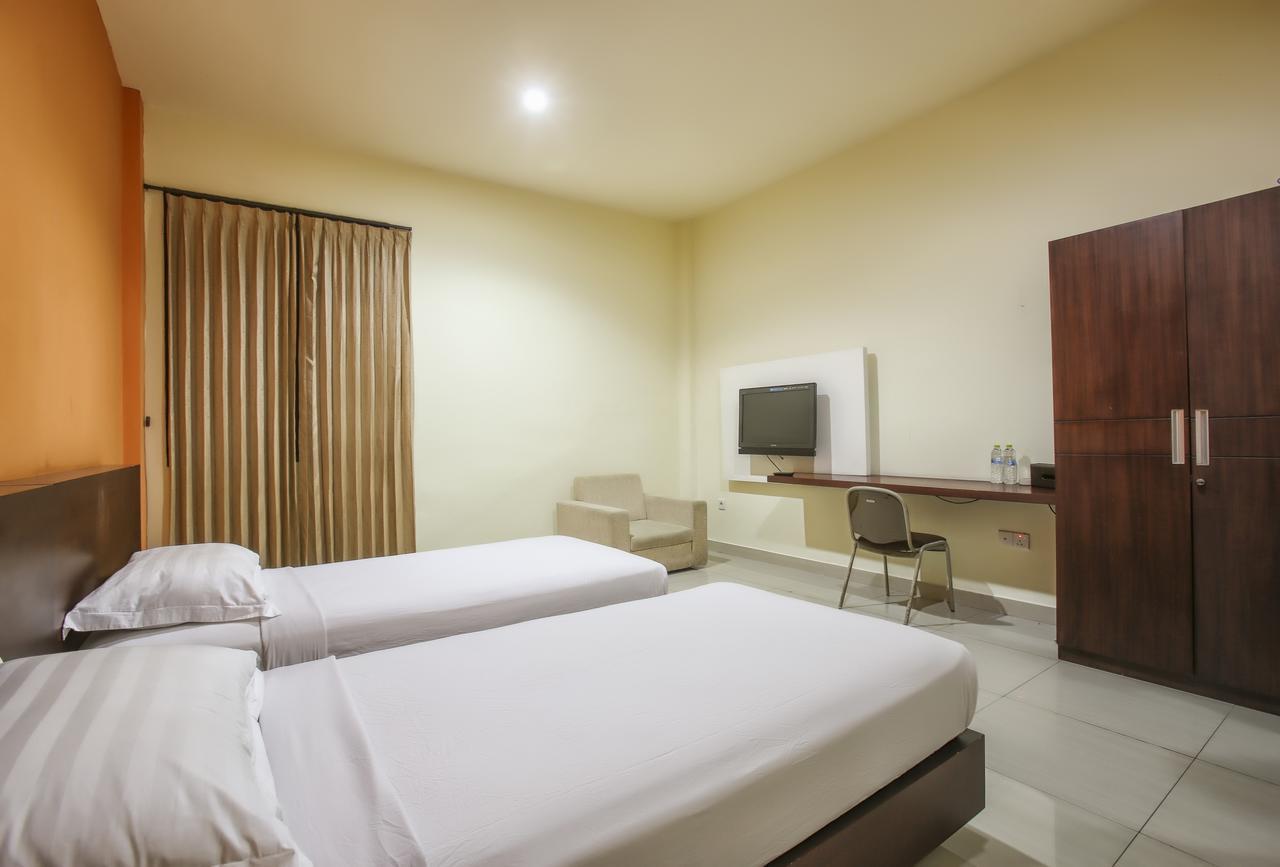 Prima Inn Kuta Lombok Exterior foto